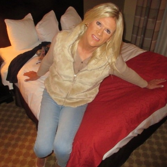 Meet your Posher Heather - Picture 1 of 1